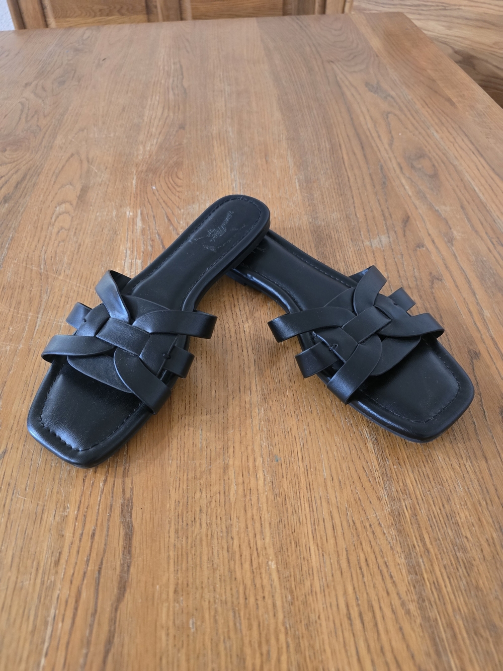 Universal Thread Black Leather Braided Flats Sandals- Size 9